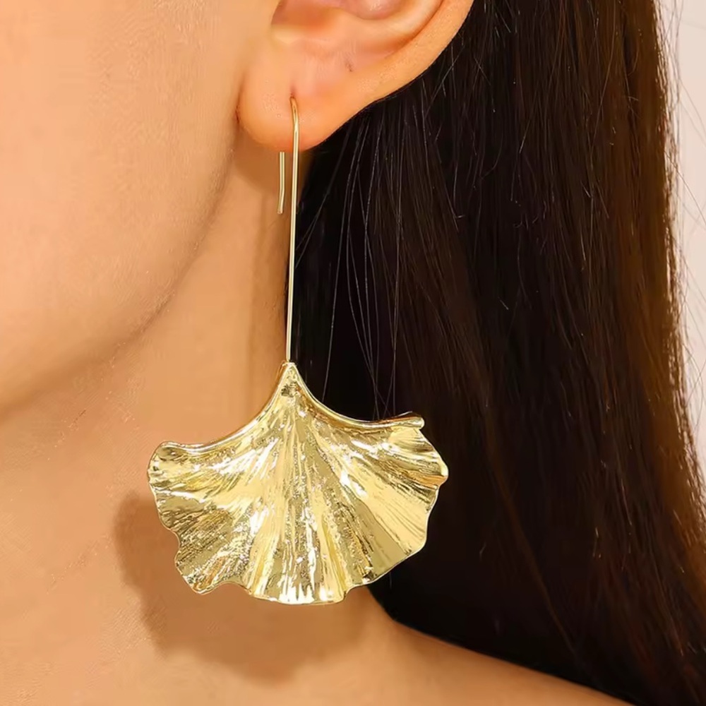 Zara unique lux new Gold Leaf Drop Earrings NWT